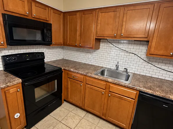 12 Pine St APT 2, Latham, NY 12110