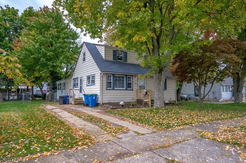 814 Boesel Ave photo 1