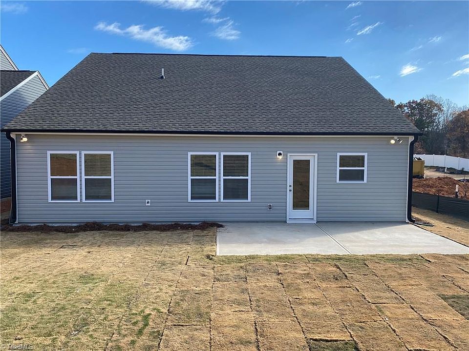 2nd image of 4079 Monteray Cir