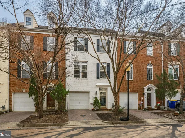 5076 Grimm Dr, Alexandria, VA 22304
