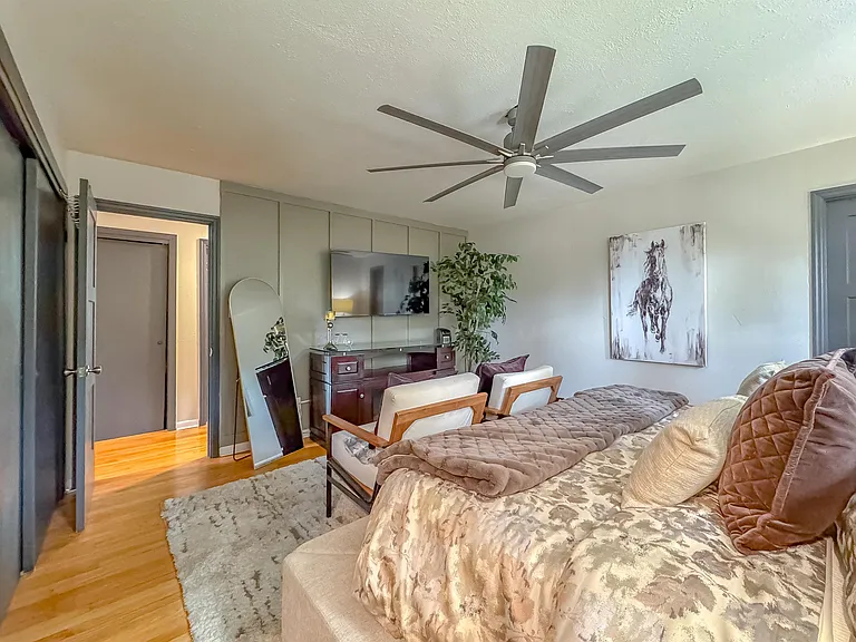 1044 Seminole Dr — Photo 22