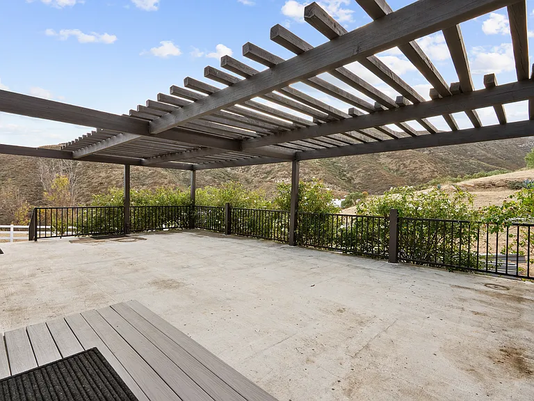 35401 Ridge Route Rd — Photo 41