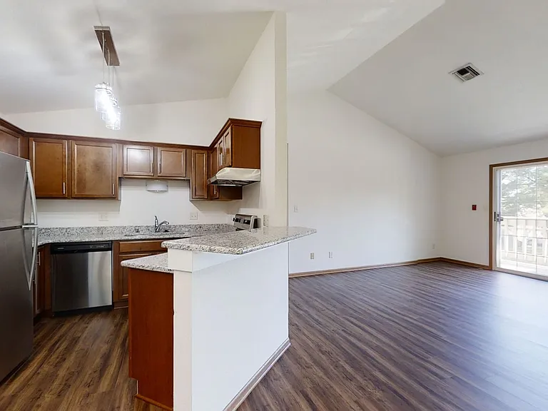 N86W14240 Fond Du Lac Ave #14240 — Photo 5