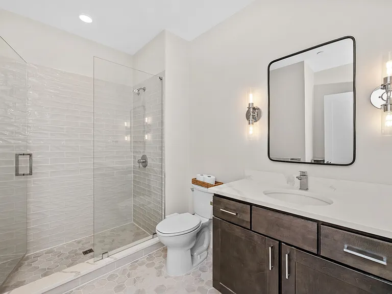 27 Ward St #302 — Photo 15