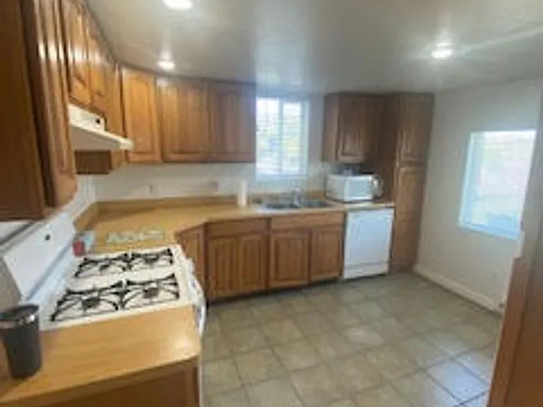 1405 Garfield Ave — Photo 6