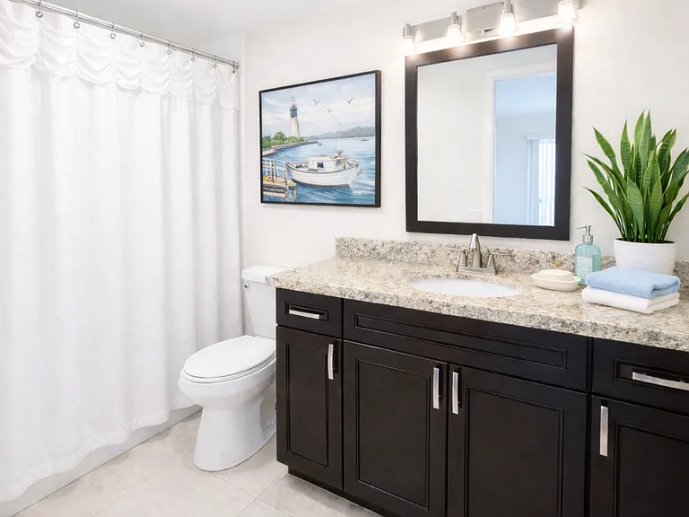 1905 Bermuda Cir #L4 — Photo 4