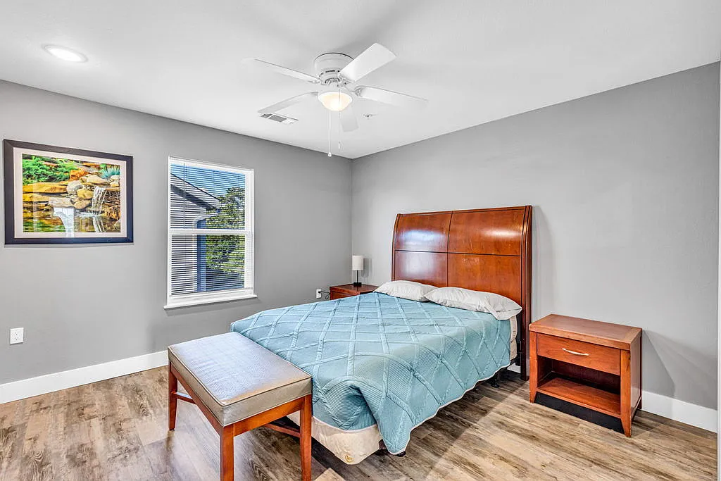 2 bed, 2.0 bath, 1500 sqft, $2,970 — Photo 3
