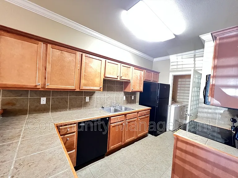 2104 Mount Hope Aly — Photo 5