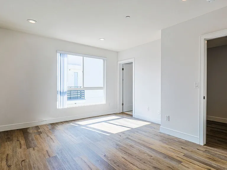 5934 Lemp Ave — Photo 25