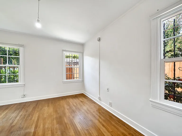 815 N Curson Ave — Photo 34