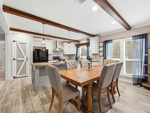 2nd image of 2114 Hickory St