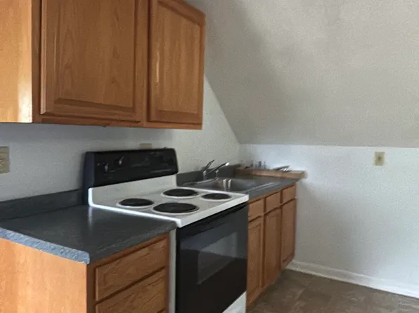 4629 Burleigh Rd Floor 3, Cleveland, OH 44125
