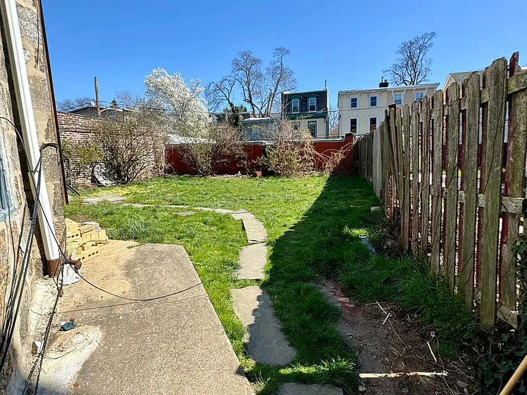 404 W Chelten Ave #1R — Photo 8