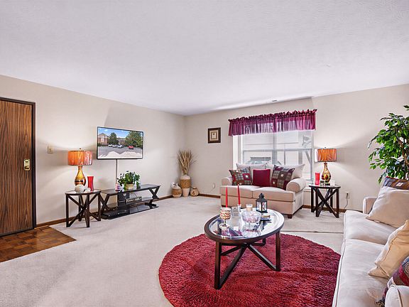 3rd image of 1763 Wellesley Ln #1C