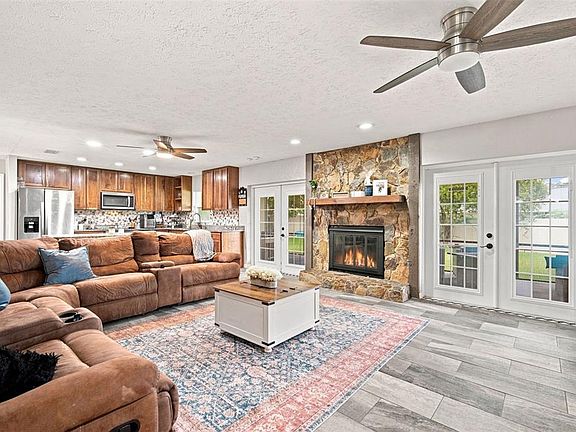 3rd image of 2901 BEAGLE PLACE