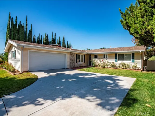 26618 Whispering Leaves Dr, Santa Clarita, CA 91321