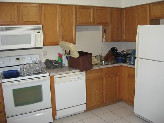 3rd image of 37244 Embassy Park Ln