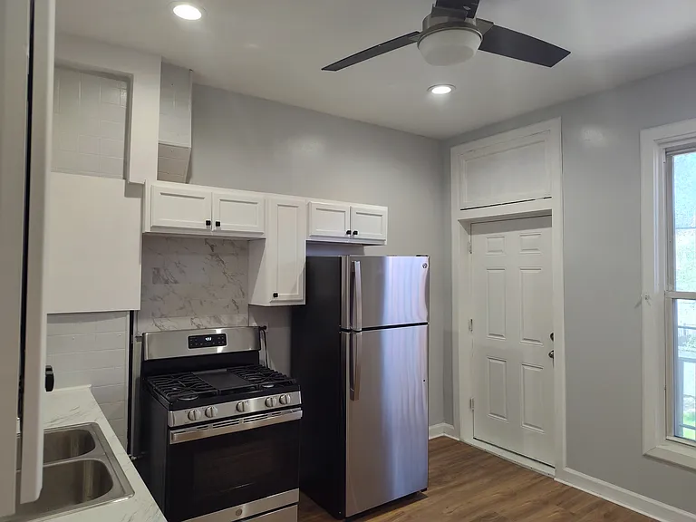 4557 S Wabash Ave #1 — Photo 8
