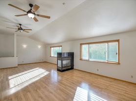 Surf's Up - Seabright Apt w/ Attached Garage, C