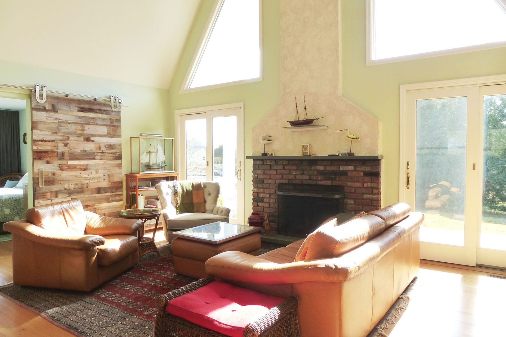  LIVING ROOM - ACTUAL