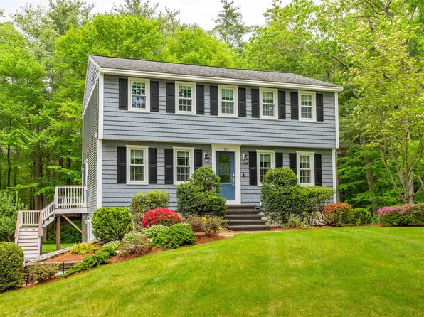 27 Kristin Drive, Derry, NH 03038