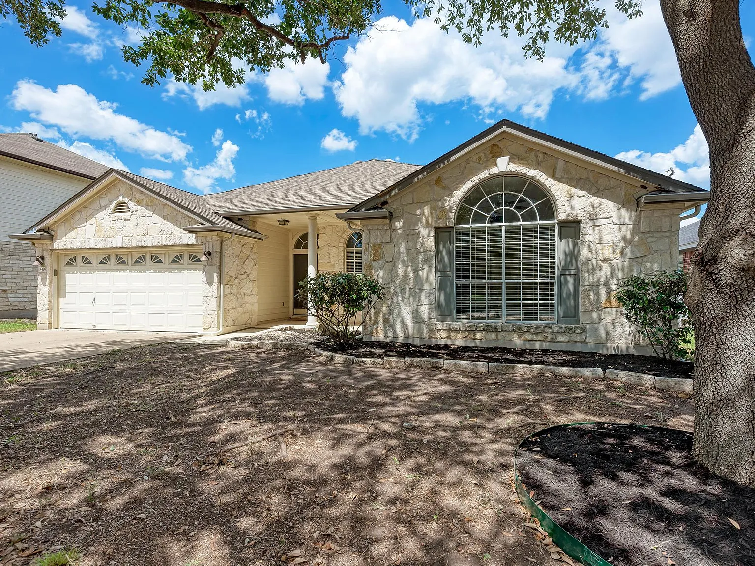 3 bed, 2105 sqft, $3,000 — Photo 3