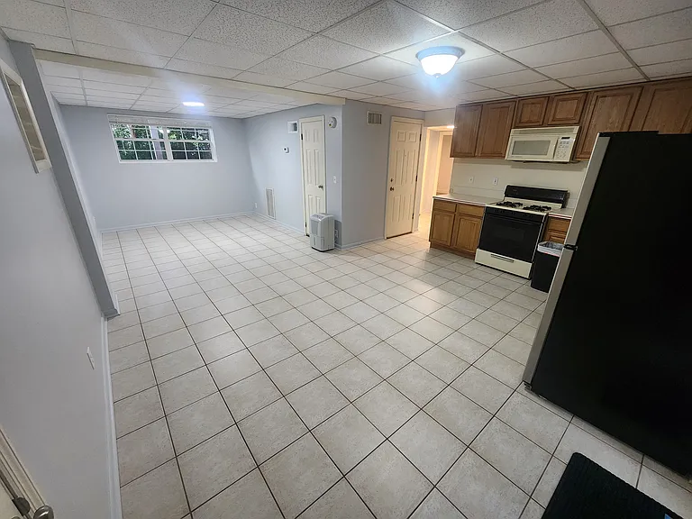 927 Hawthorne St #A — Photo 10