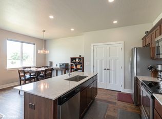 312 N Warrior Ln, Waukee, IA 50263