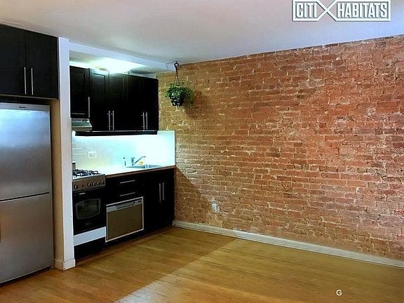 3rd image of 265 W 71st St APT 1B