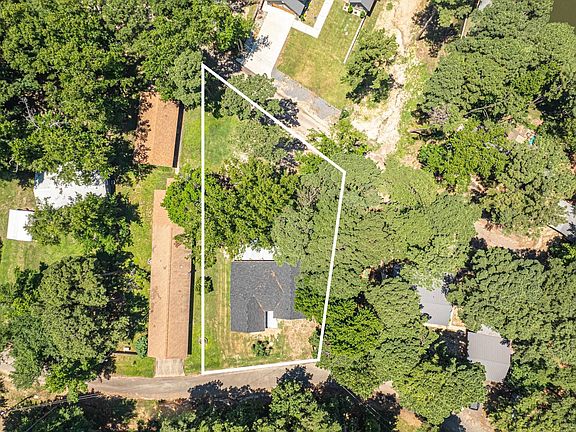 5th image of 257 Lake Dr