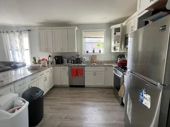 184 Hamilton St #1, Providence, RI 02907