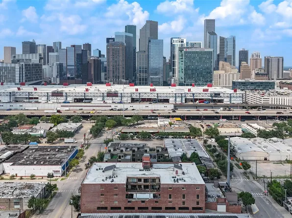 2205 McKinney St APT 510, Houston, TX 77003