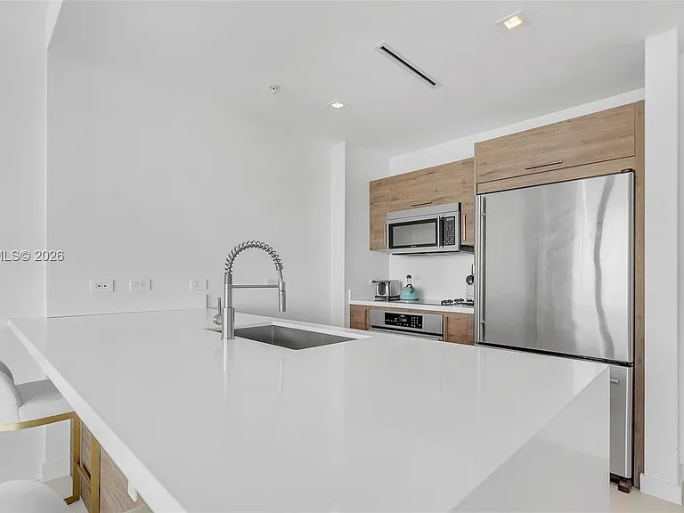 3301 NE 1st Ave #HH1711 — Photo 7