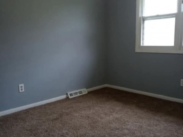 3019 E Douglas Ave, Des Moines, IA 50317