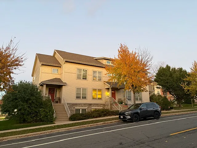 2 bed, 2.5 bath, 1700 sqft, $1,850 — Photo 1