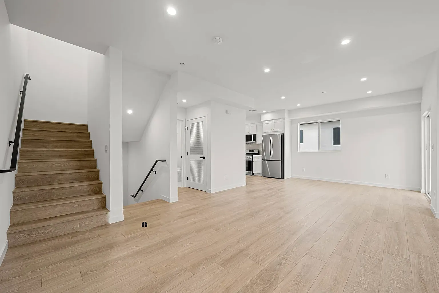 5 bed, 4.5 bath, 1900 sqft, $1,425 — Photo 2