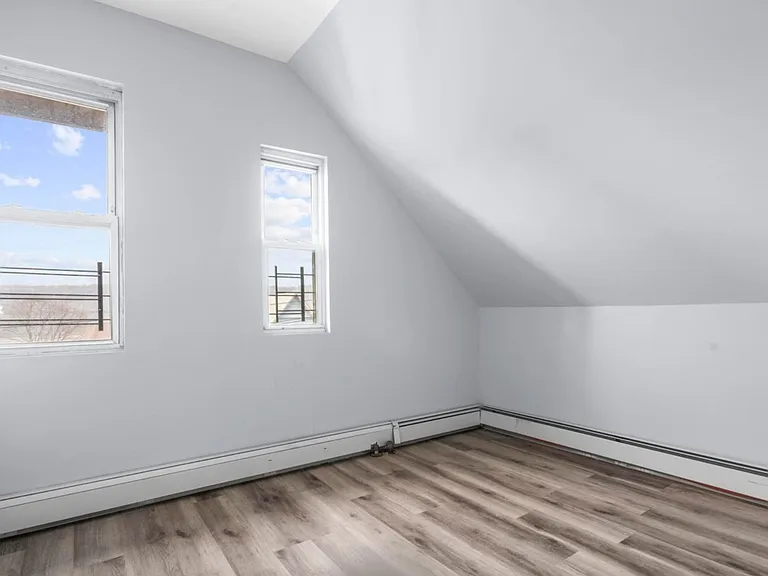 104 Buena Vista Ave — Photo 17