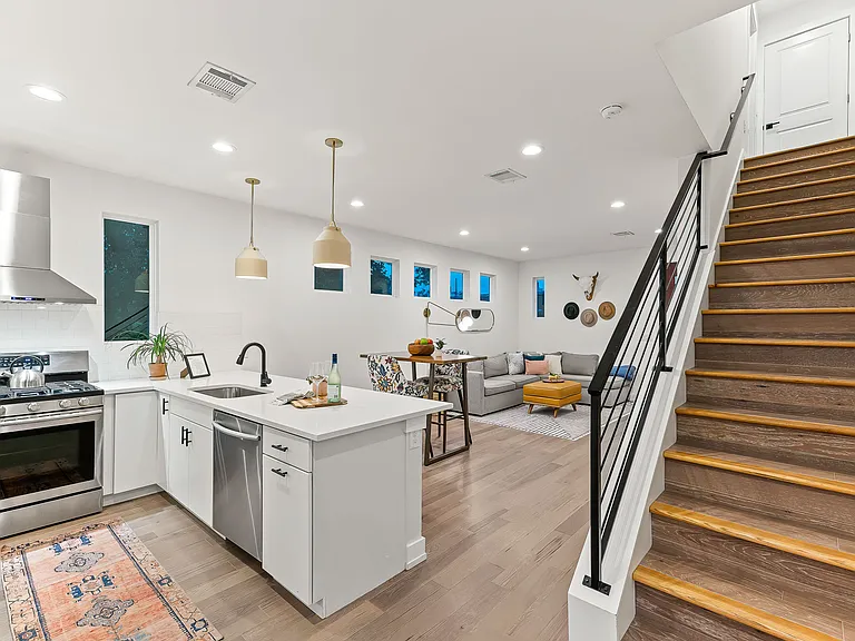 2606 Oaklawn Ave #2 — Photo 15