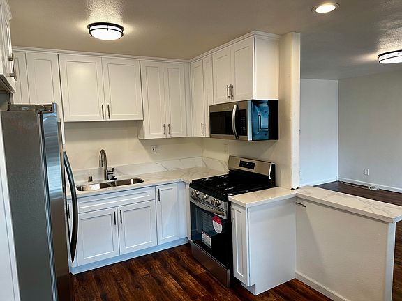 4th image of 4062 W 130th St APT C