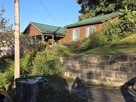 2nd image of 262 Brown St