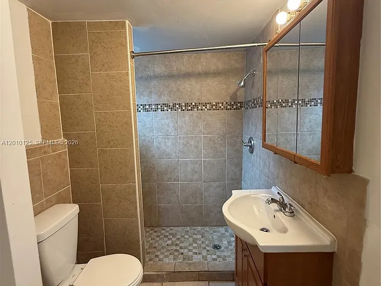 1619 Shenandoah St — Photo 11
