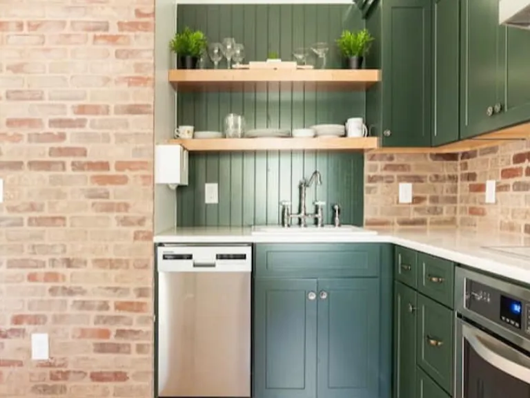 7 Cushing Dr #1 — Photo 3