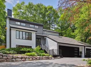 13920 Hill Ridge Dr, Minnetonka, MN 55305