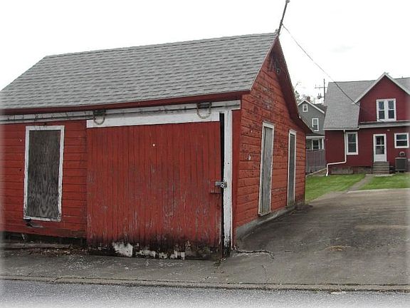 4th image of 211 Lincoln St