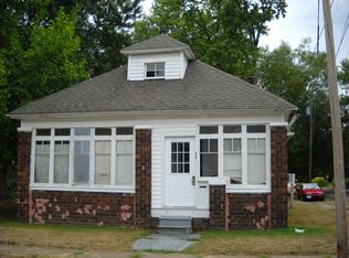 1302 Adams Ave, Charleston, IL 61920