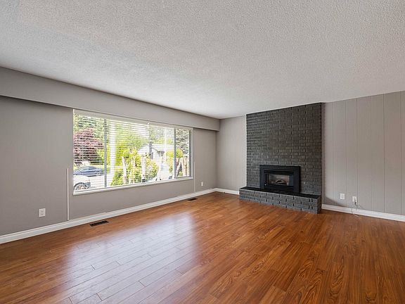 3rd image of 32724 McRae Ave