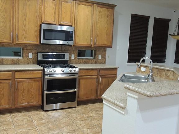 3rd image of 8426 Kirksage Dr