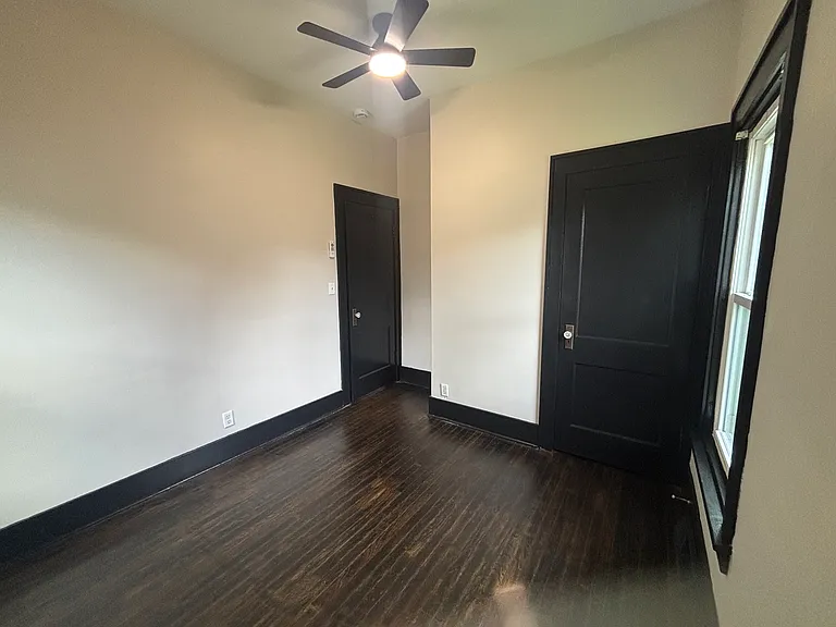 1127 Lincoln Dr — Photo 10