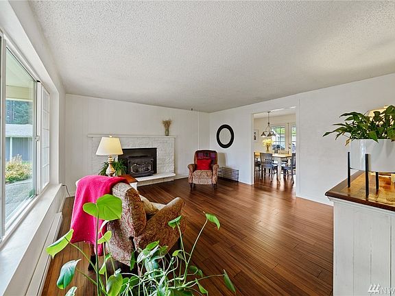 3rd image of 12624 108th Avenue Ct E