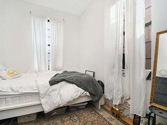 5th image of 787 Franklin Ave #3E